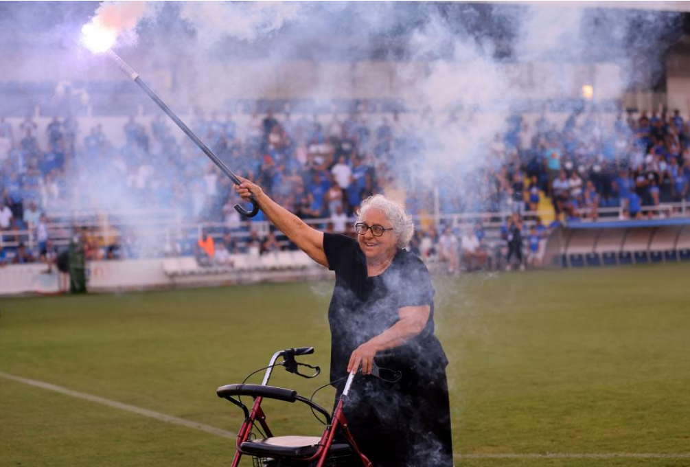 Η πιο πιστή… μαχήτρια των «Μαχητών»