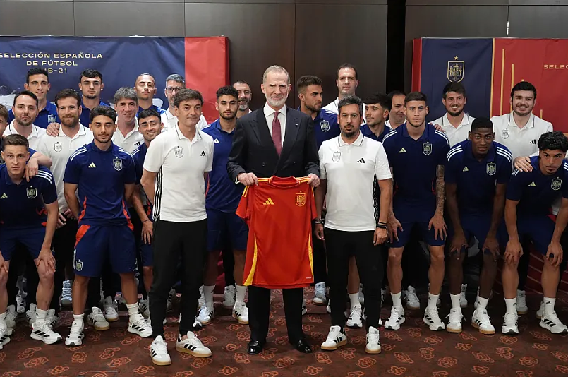 Με τις ευχές του βασιλιά